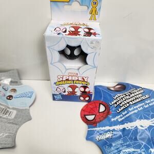 Marvel Spiderman Tsum Tsum 5 Blind Bags & 1 4" Mini Spidey Action Figure NEW